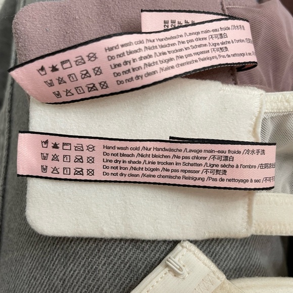 Two pack of bras, 42DD and 42E - Picture 9 of 9